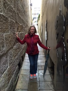 Donna in size 8 jeans, The Rocks