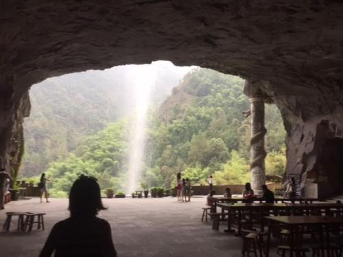 inside-the-waterfall-cave